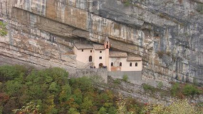 Vallarsa, l’eremo di Colombano e i cimeli di guerra